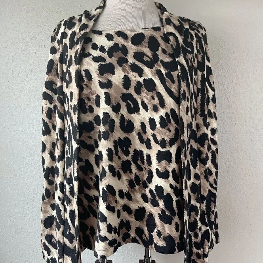 NWT Milano Women’s Top Size Latge